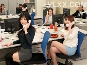 Ngày đầu đóng phim sex của cô gái tóc vàng